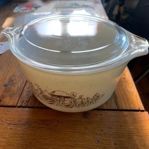 Pyrex Forest Fancies 473-B Casserole Dish w/ Lid